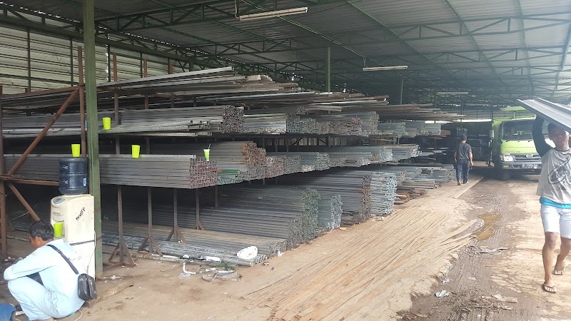 Tb Raja Besi: Solusi Material Konstruksi Cilacap yang Tak Tergantikan